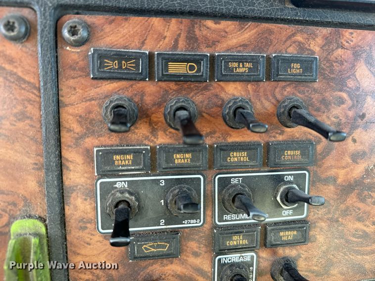 image for item DX3773 1999 Kenworth W900 dump truck