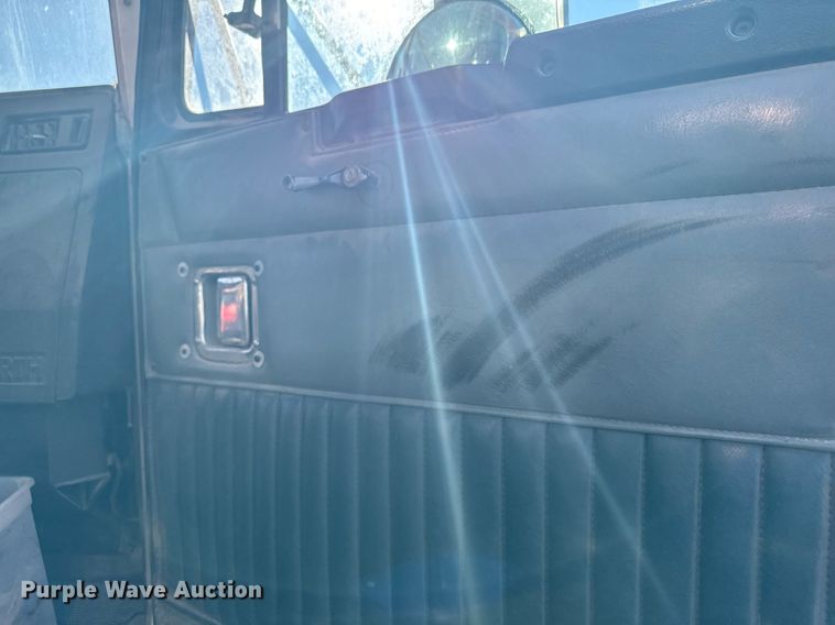 image for item DX3773 1999 Kenworth W900 dump truck