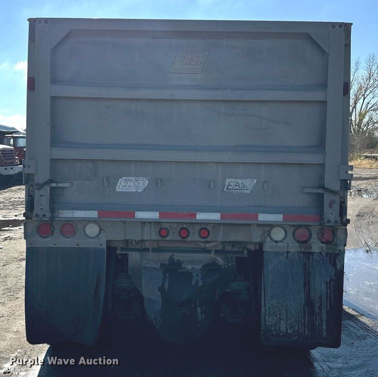 image for item DX3774 1996 Mack RD600 dump truck