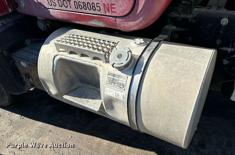 image for item DX3774 1996 Mack RD600 dump truck