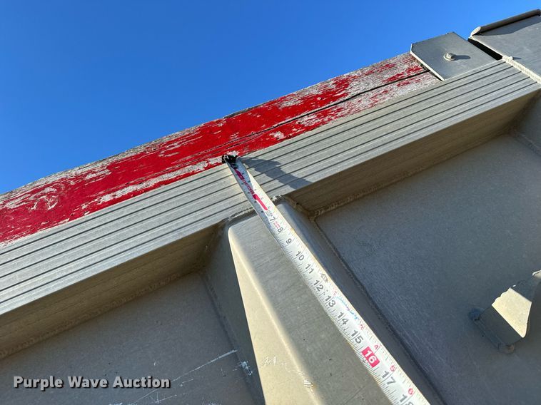 image for item DX3774 1996 Mack RD600 dump truck