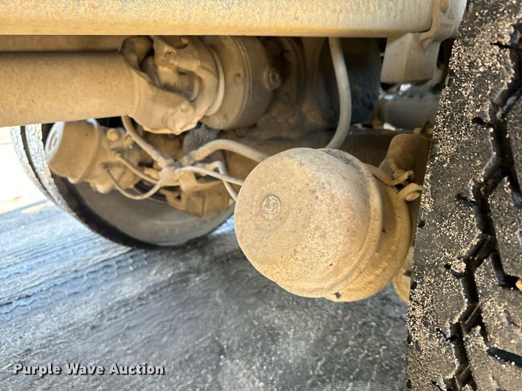 image for item DX3774 1996 Mack RD600 dump truck