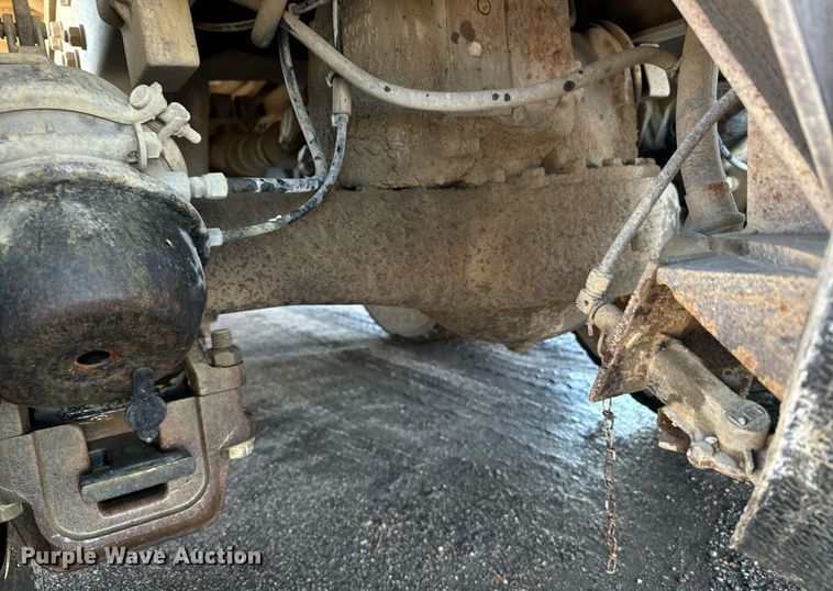 image for item DX3774 1996 Mack RD600 dump truck