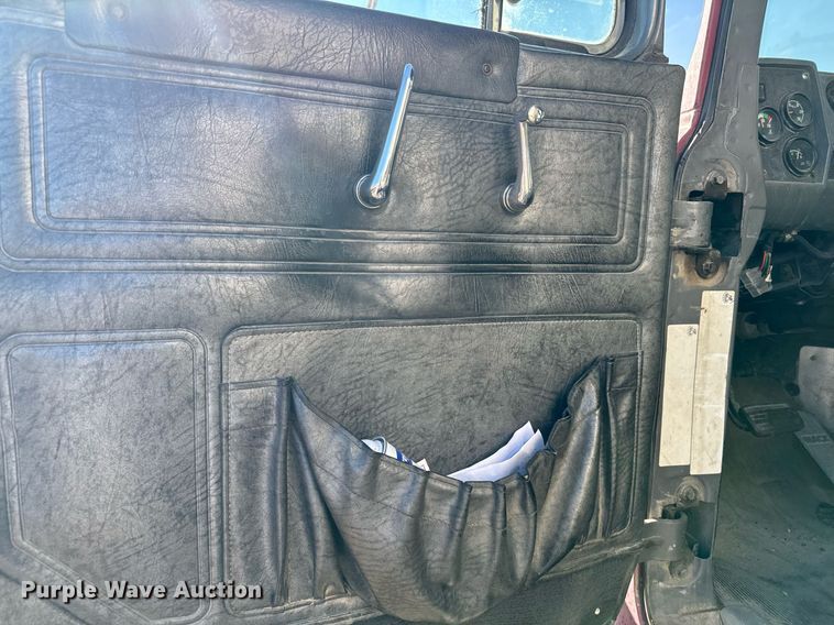 image for item DX3774 1996 Mack RD600 dump truck