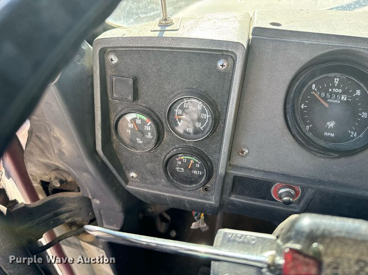 image for item DX3774 1996 Mack RD600 dump truck