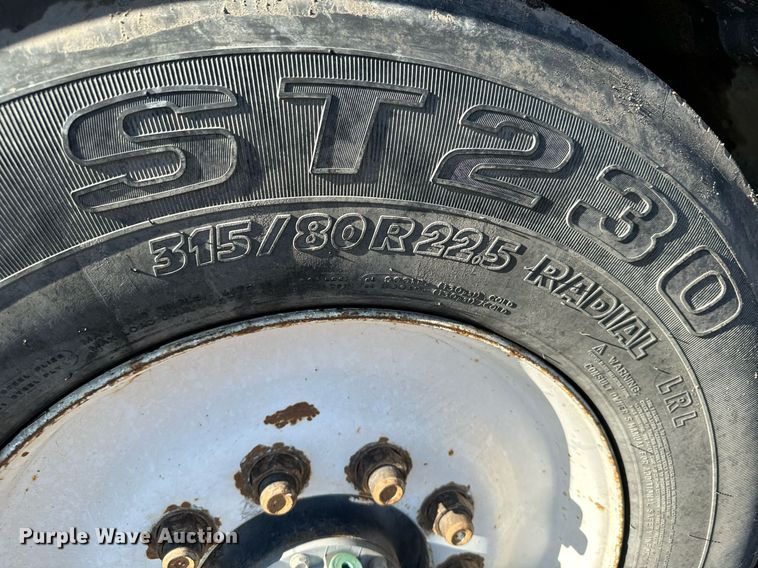 image for item DX3774 1996 Mack RD600 dump truck