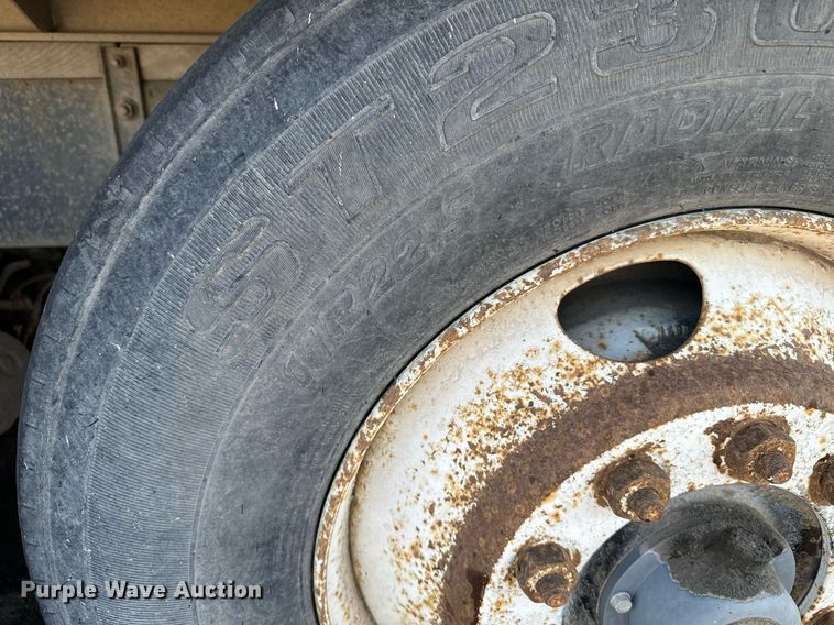 image for item DX3774 1996 Mack RD600 dump truck