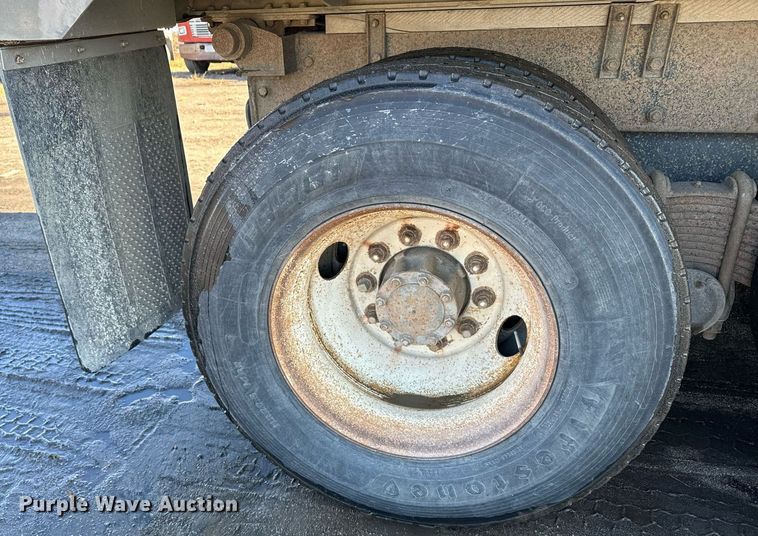 image for item DX3774 1996 Mack RD600 dump truck