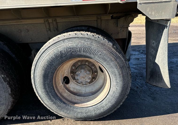 image for item DX3774 1996 Mack RD600 dump truck