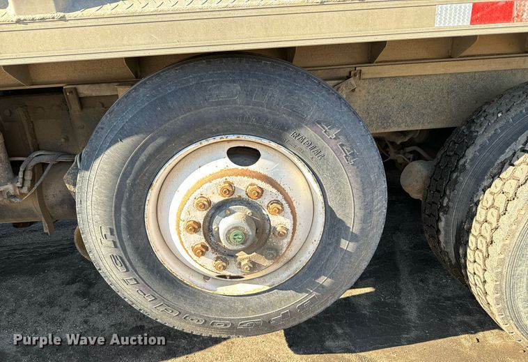 image for item DX3774 1996 Mack RD600 dump truck