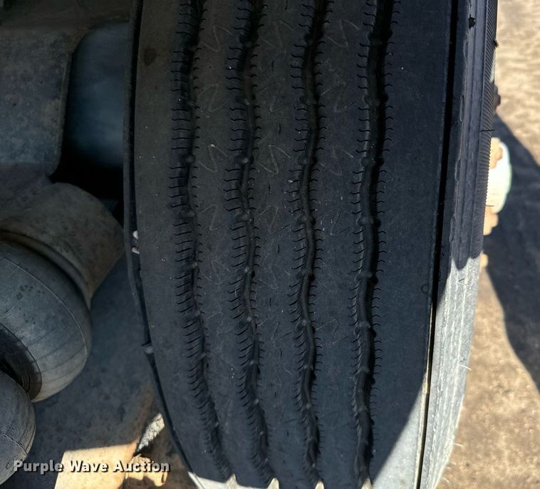 image for item DX3774 1996 Mack RD600 dump truck