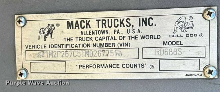 image for item DX3774 1996 Mack RD600 dump truck