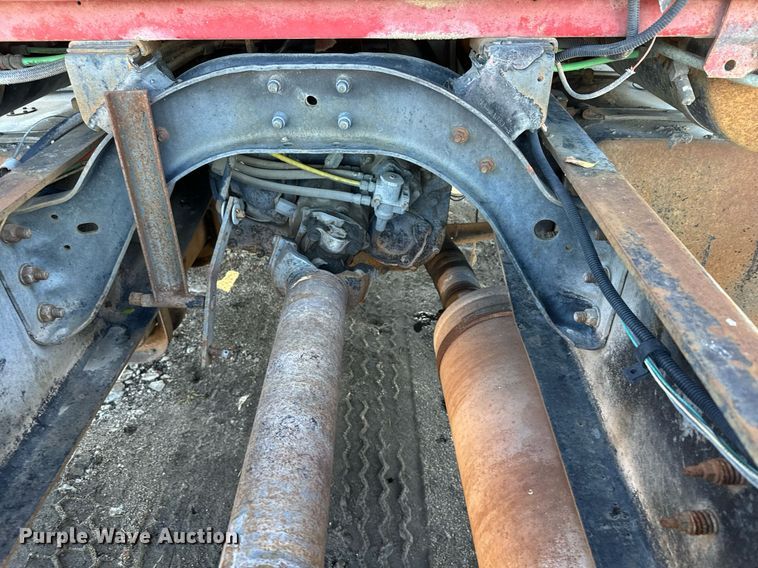 image for item DX3775 1989 Ford LT9000 truck cab and chassis