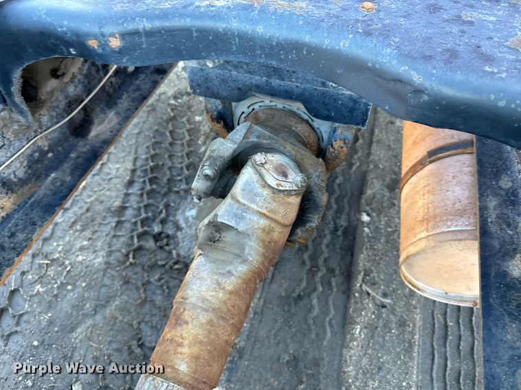 image for item DX3775 1989 Ford LT9000 truck cab and chassis