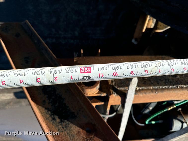 image for item DX3775 1989 Ford LT9000 truck cab and chassis