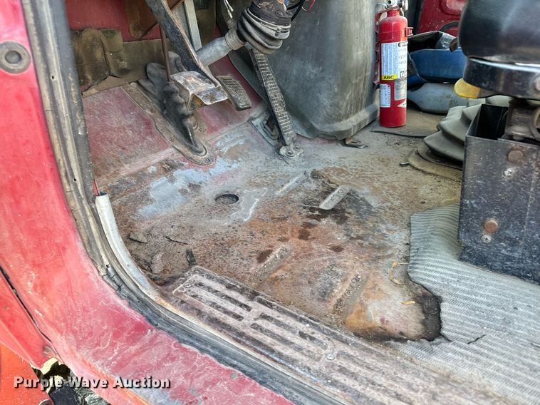 image for item DX3775 1989 Ford LT9000 truck cab and chassis