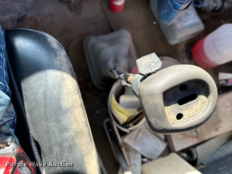 image for item DX3775 1989 Ford LT9000 truck cab and chassis