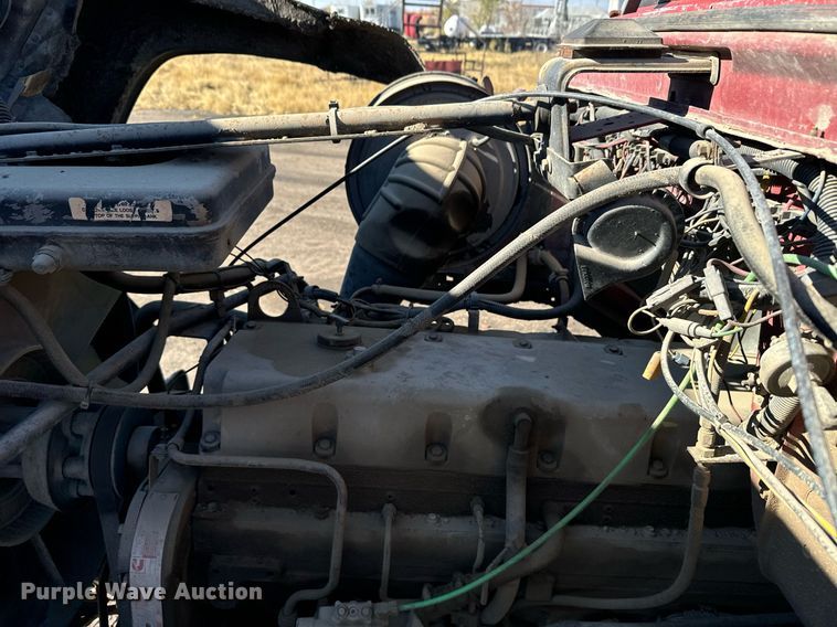 image for item DX3775 1989 Ford LT9000 truck cab and chassis