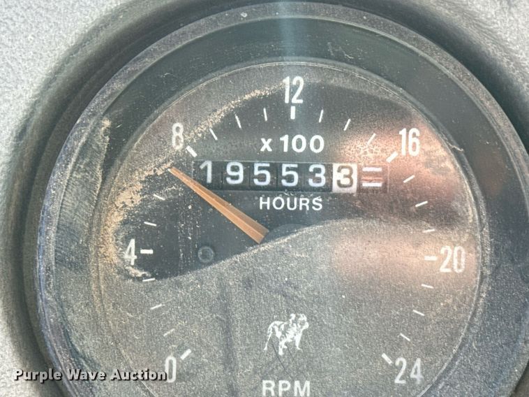 image for item DX3776 1995 Mack RD600 semi truck