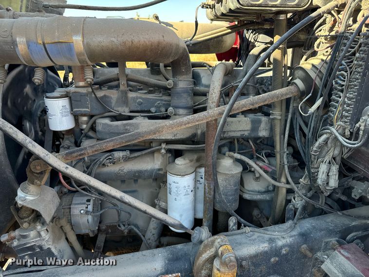 image for item DX3776 1995 Mack RD600 semi truck