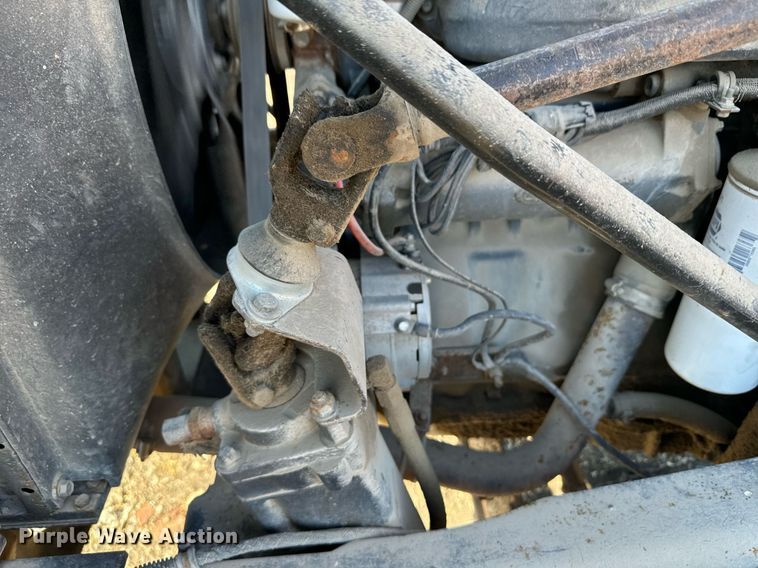 image for item DX3776 1995 Mack RD600 semi truck