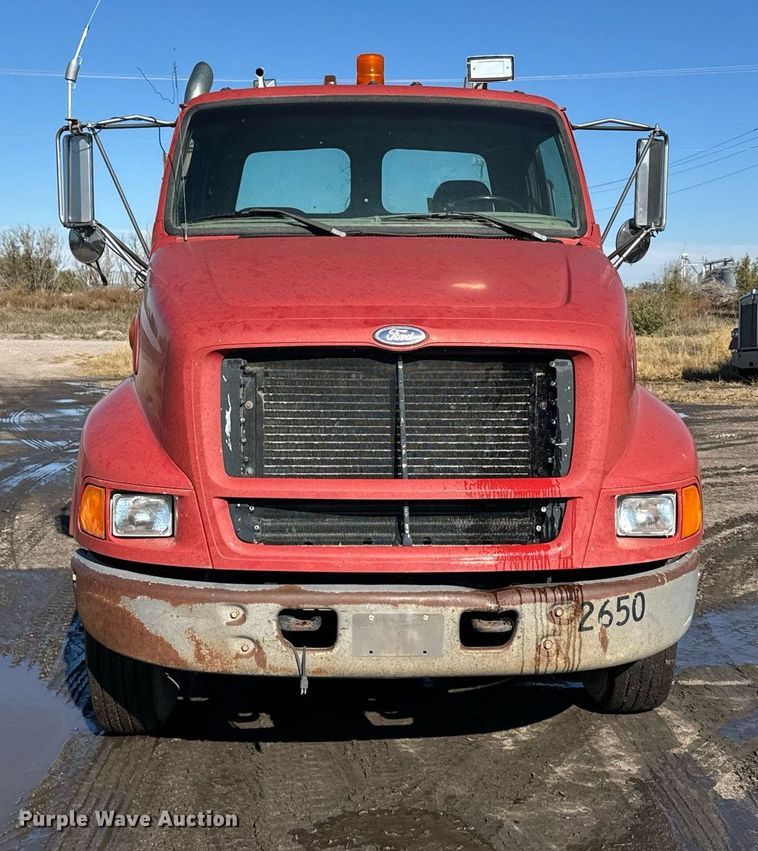 image for item DX3777 1997 Ford LT9513 semi truck