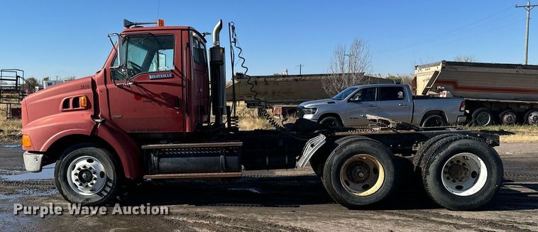 image for item DX3777 1997 Ford LT9513 semi truck