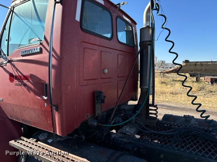 image for item DX3777 1997 Ford LT9513 semi truck