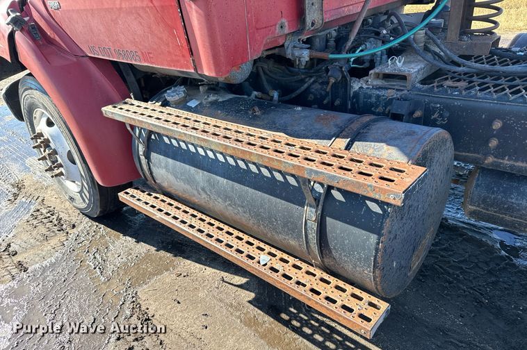 image for item DX3777 1997 Ford LT9513 semi truck