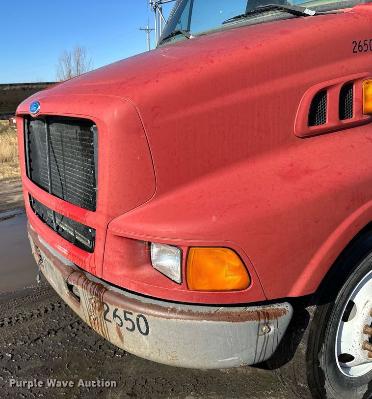 image for item DX3777 1997 Ford LT9513 semi truck