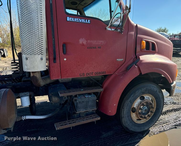 image for item DX3777 1997 Ford LT9513 semi truck