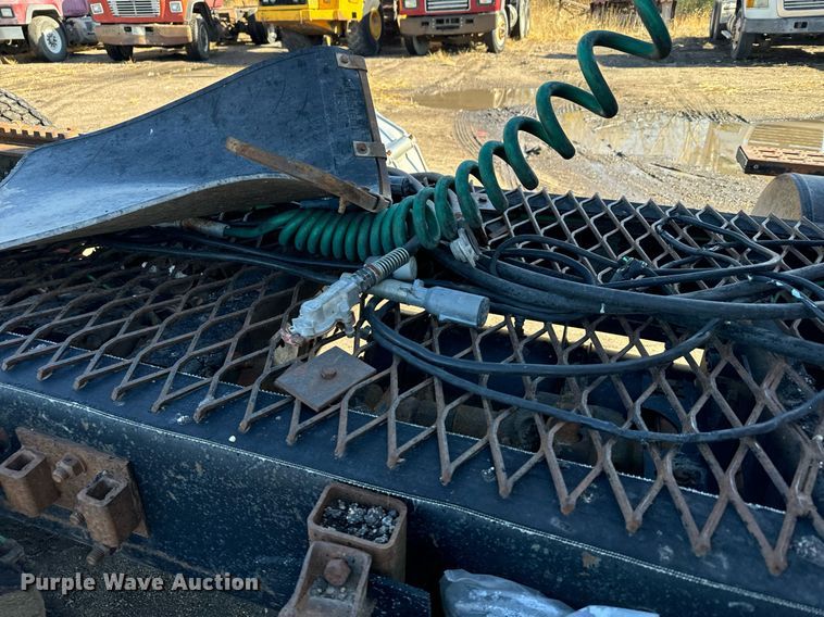 image for item DX3777 1997 Ford LT9513 semi truck