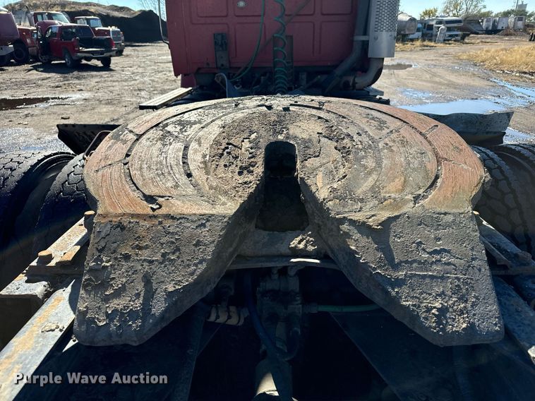 image for item DX3777 1997 Ford LT9513 semi truck