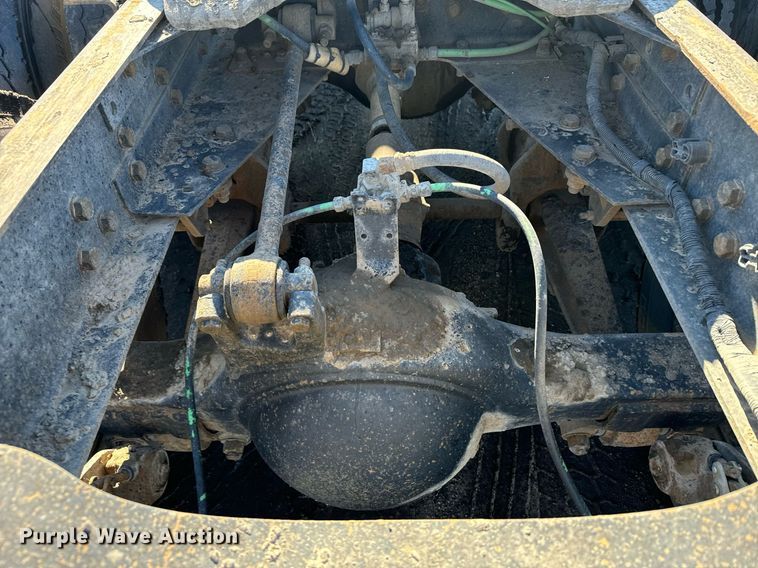 image for item DX3777 1997 Ford LT9513 semi truck