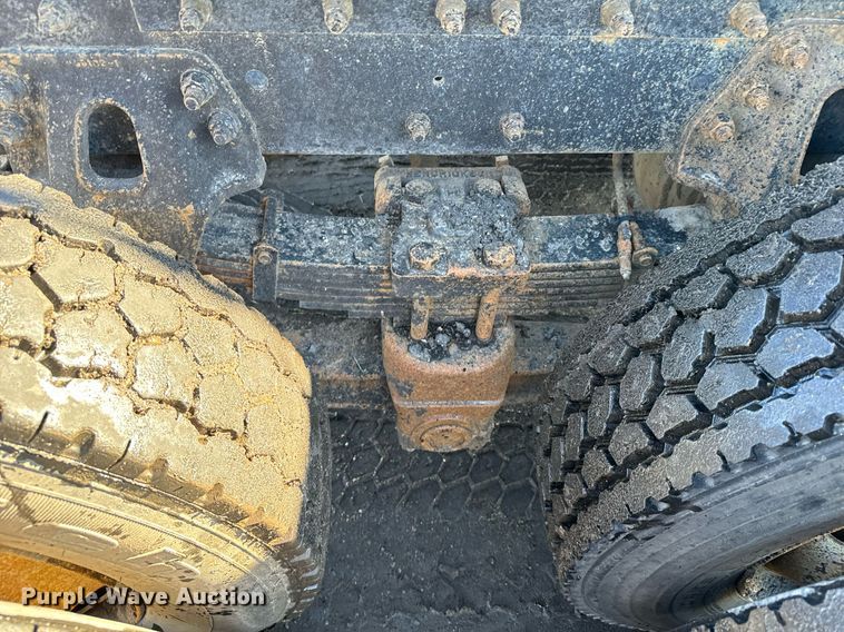 image for item DX3777 1997 Ford LT9513 semi truck