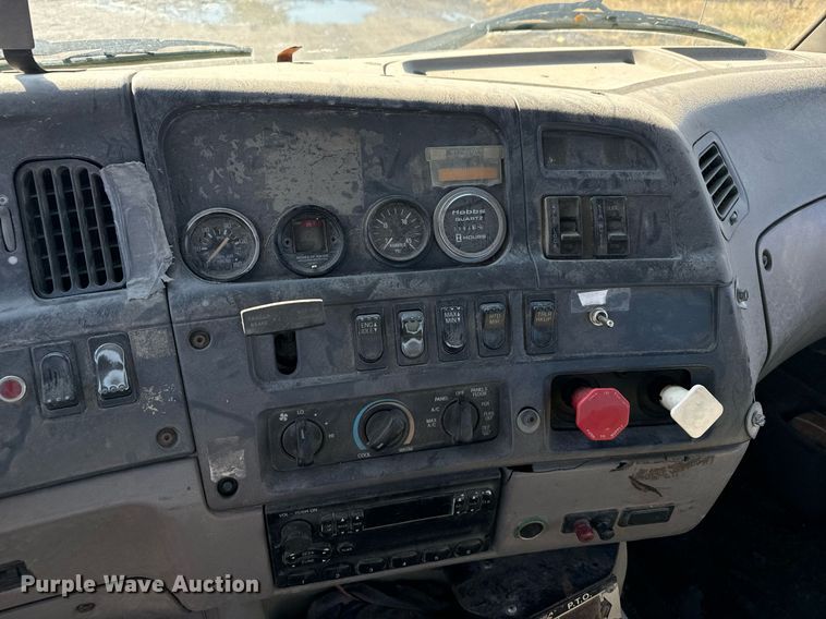 image for item DX3777 1997 Ford LT9513 semi truck