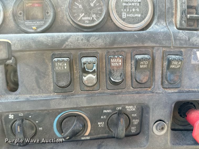 image for item DX3777 1997 Ford LT9513 semi truck