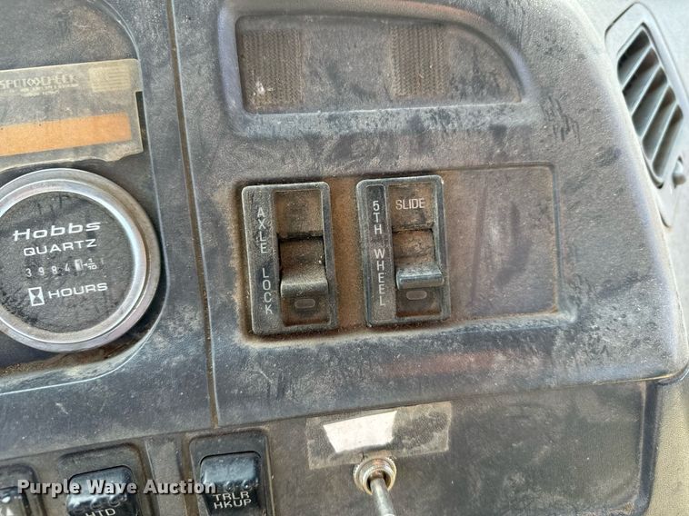 image for item DX3777 1997 Ford LT9513 semi truck