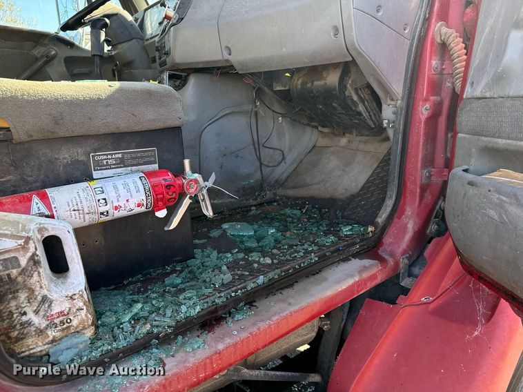 image for item DX3777 1997 Ford LT9513 semi truck