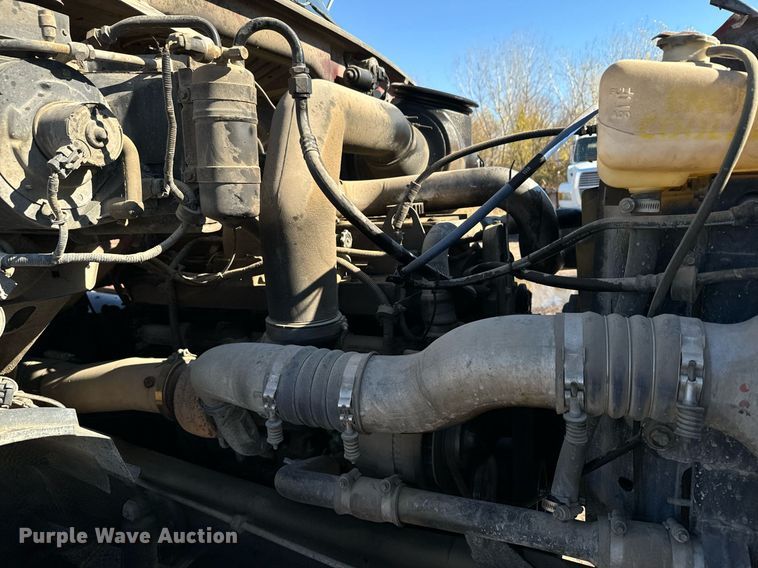 image for item DX3777 1997 Ford LT9513 semi truck