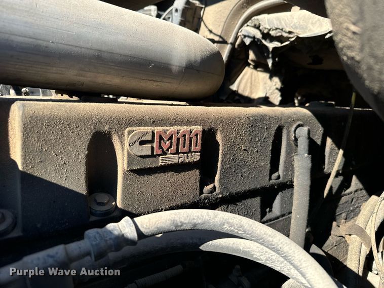 image for item DX3777 1997 Ford LT9513 semi truck