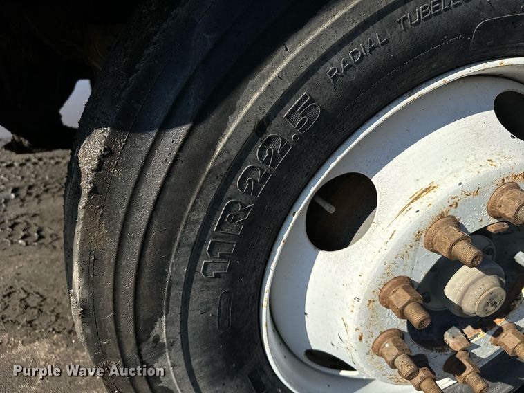 image for item DX3777 1997 Ford LT9513 semi truck