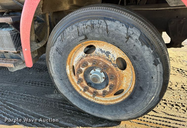 image for item DX3777 1997 Ford LT9513 semi truck