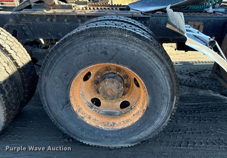 image for item DX3777 1997 Ford LT9513 semi truck