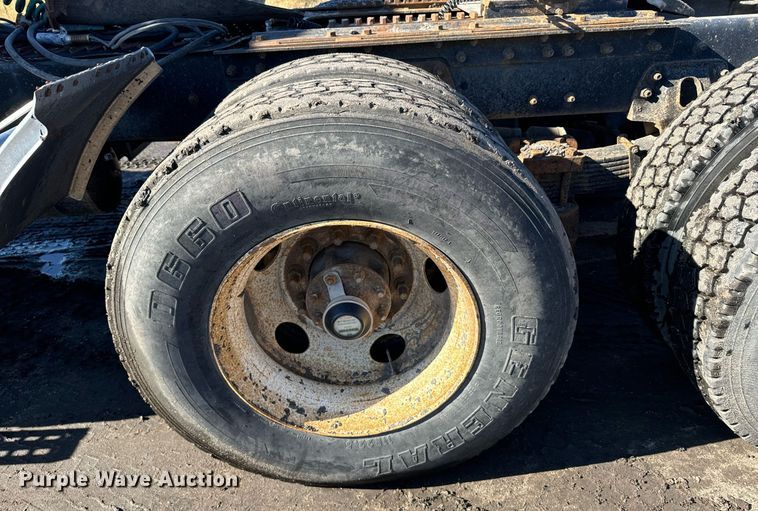 image for item DX3777 1997 Ford LT9513 semi truck