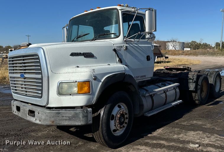 image for item DX3778 1996 Ford LTA9000 semi truck
