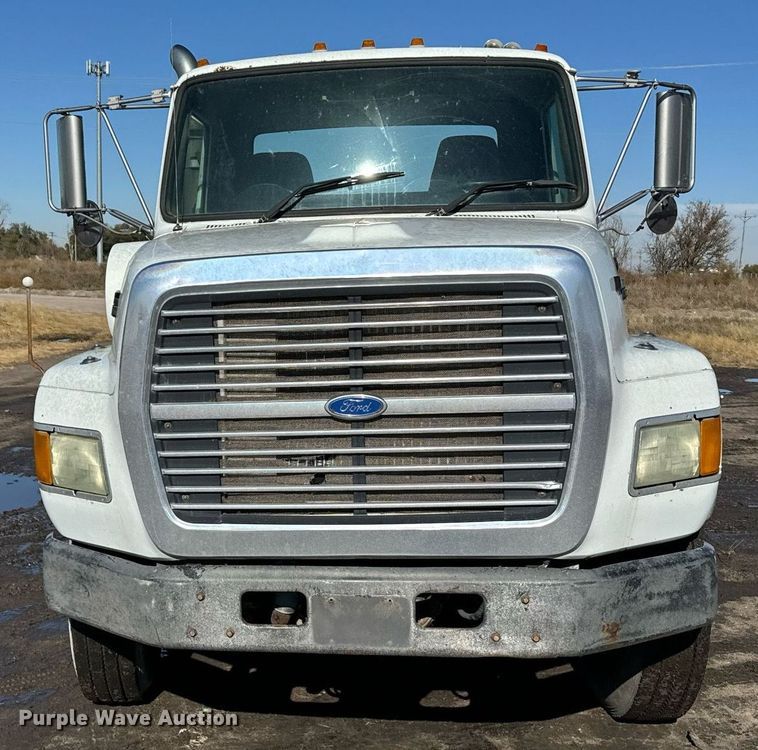 image for item DX3778 1996 Ford LTA9000 semi truck