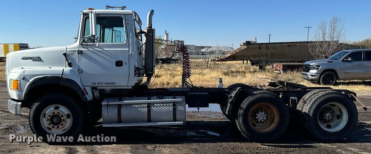 image for item DX3778 1996 Ford LTA9000 semi truck