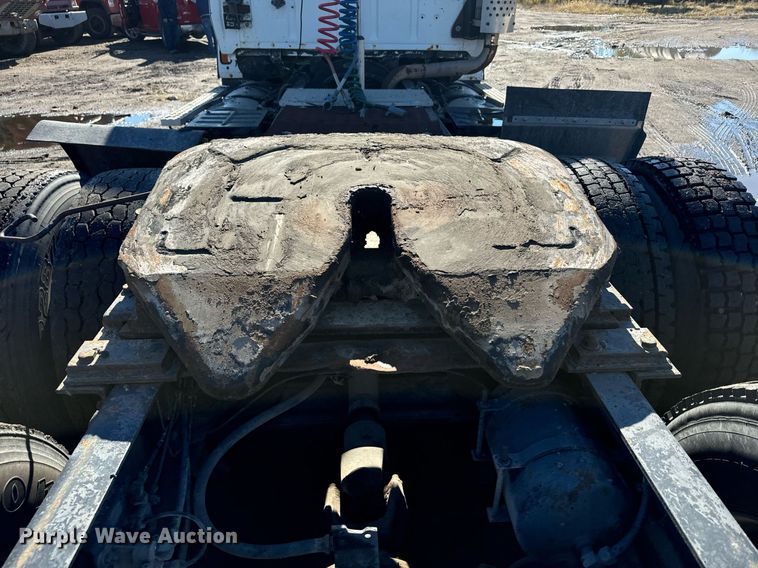 image for item DX3778 1996 Ford LTA9000 semi truck