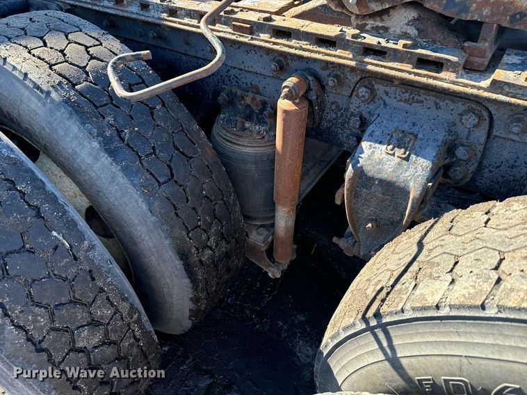 image for item DX3778 1996 Ford LTA9000 semi truck